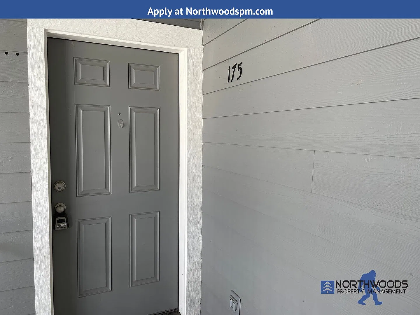 Very Nice 2 Bedroom 1 Bathroom Upstairs Apartment w/Oversized Patio — Photo 2