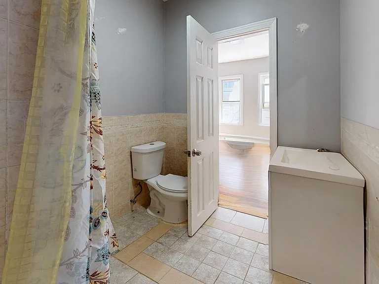 19 Chilcott Pl #1 — Photo 9