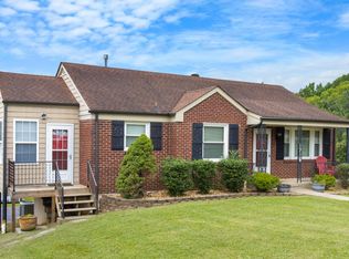 1716 Merritt Dr, Clarksville, TN 37043