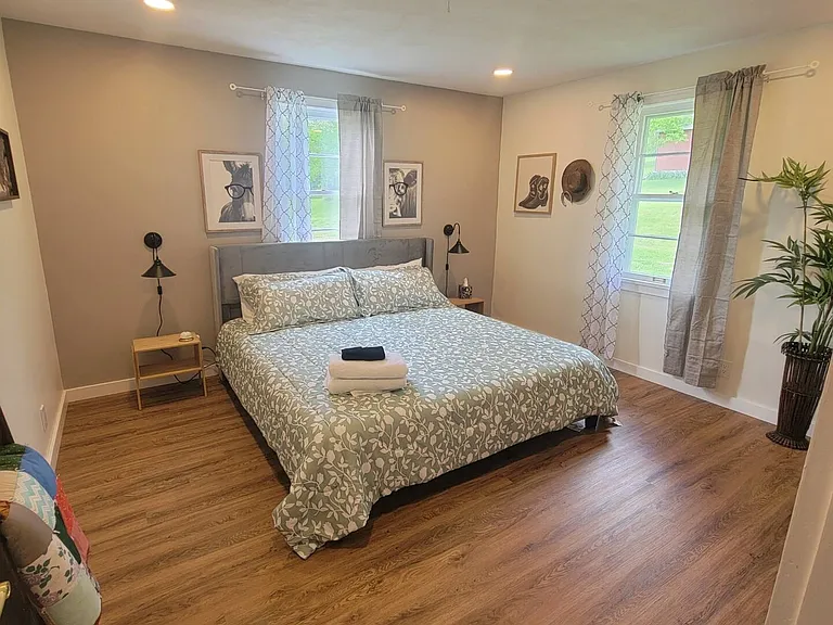 2333 Highway 100 — Photo 15