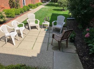 602 Cadieux Rd, Grosse Pointe, MI 48230