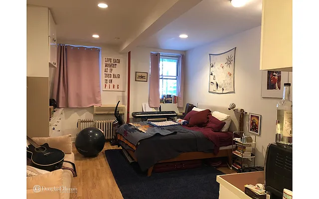 Rented by Douglas Elliman | media 35