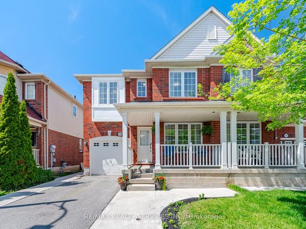 28 Ponymeadow Way, Brampton, ON L6X 0M3