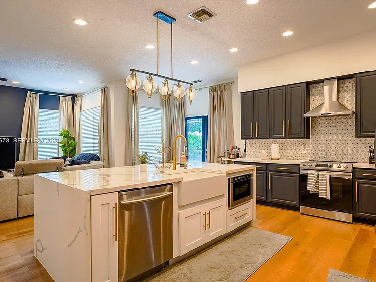 2575 Muirfield Ter — Photo 14