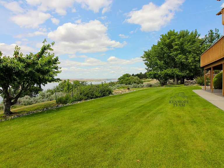 2141 N Columbia River Rd — Photo 46