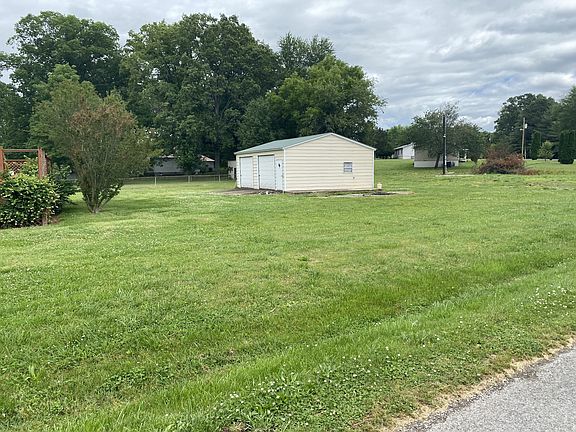 5th image of 31 Howell Dr