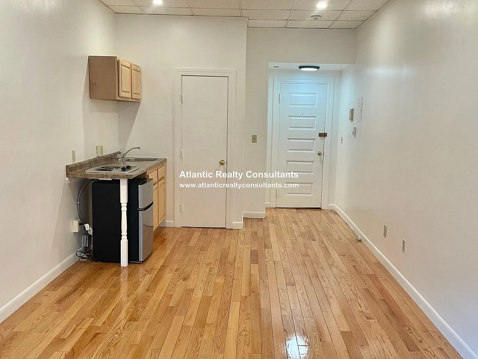 Studio, 300 sqft, $2,195 — Photo 2