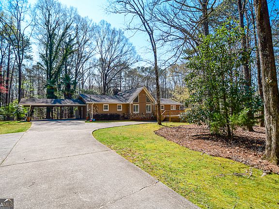 2nd image of 320 Sherwood Rd