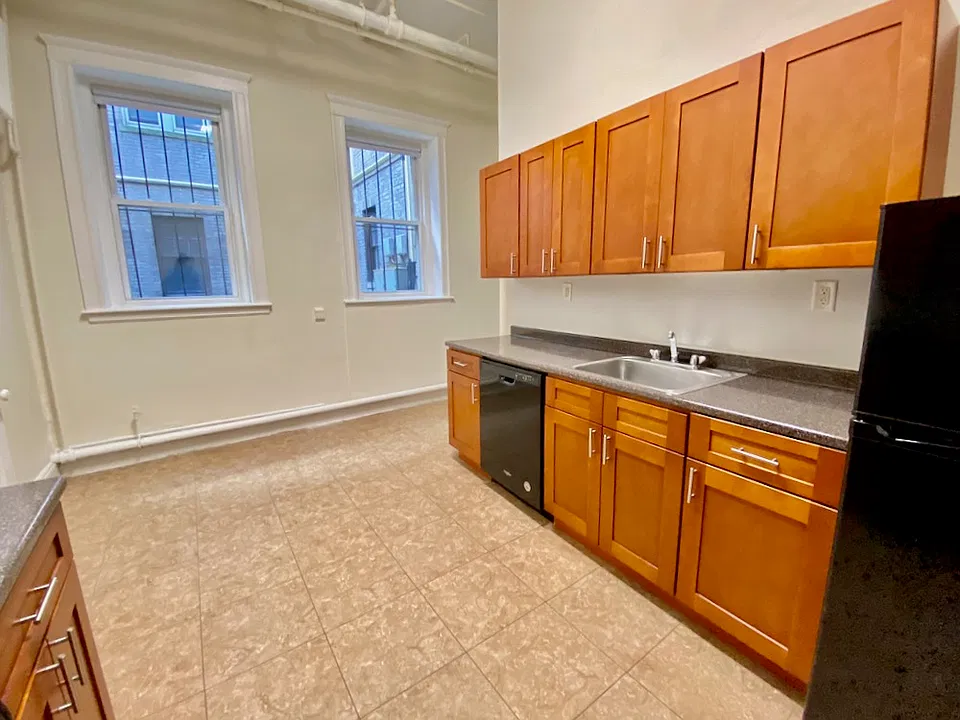 1167 Boylston St #10