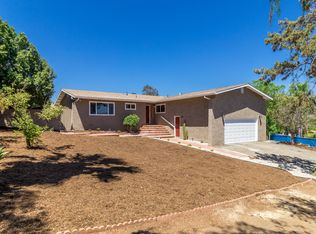 1223 Clarence Dr, Vista, CA 92084