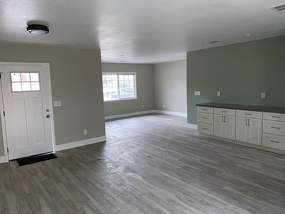 3rd image of 2020 Belmont Rd #0