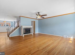 3713 Country Club Rd, Philadelphia, PA 19131