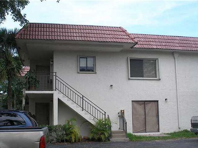 1st image of 16184 Laurel Dr