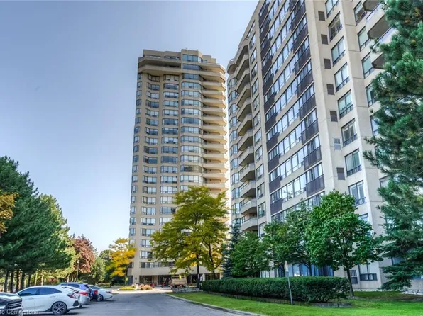 6 Willow St #1207, Waterloo, ON N2J 4S3