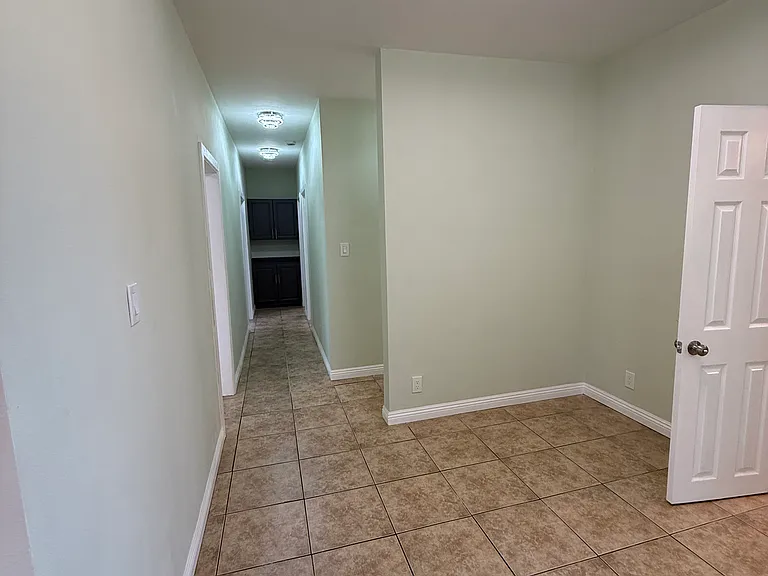 4613 Eugene St #1 — Photo 27