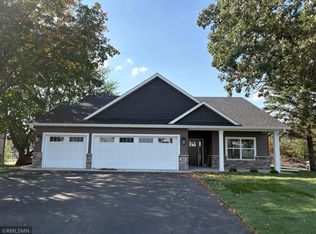 820 Morrison Ave S, Annandale, MN 55302