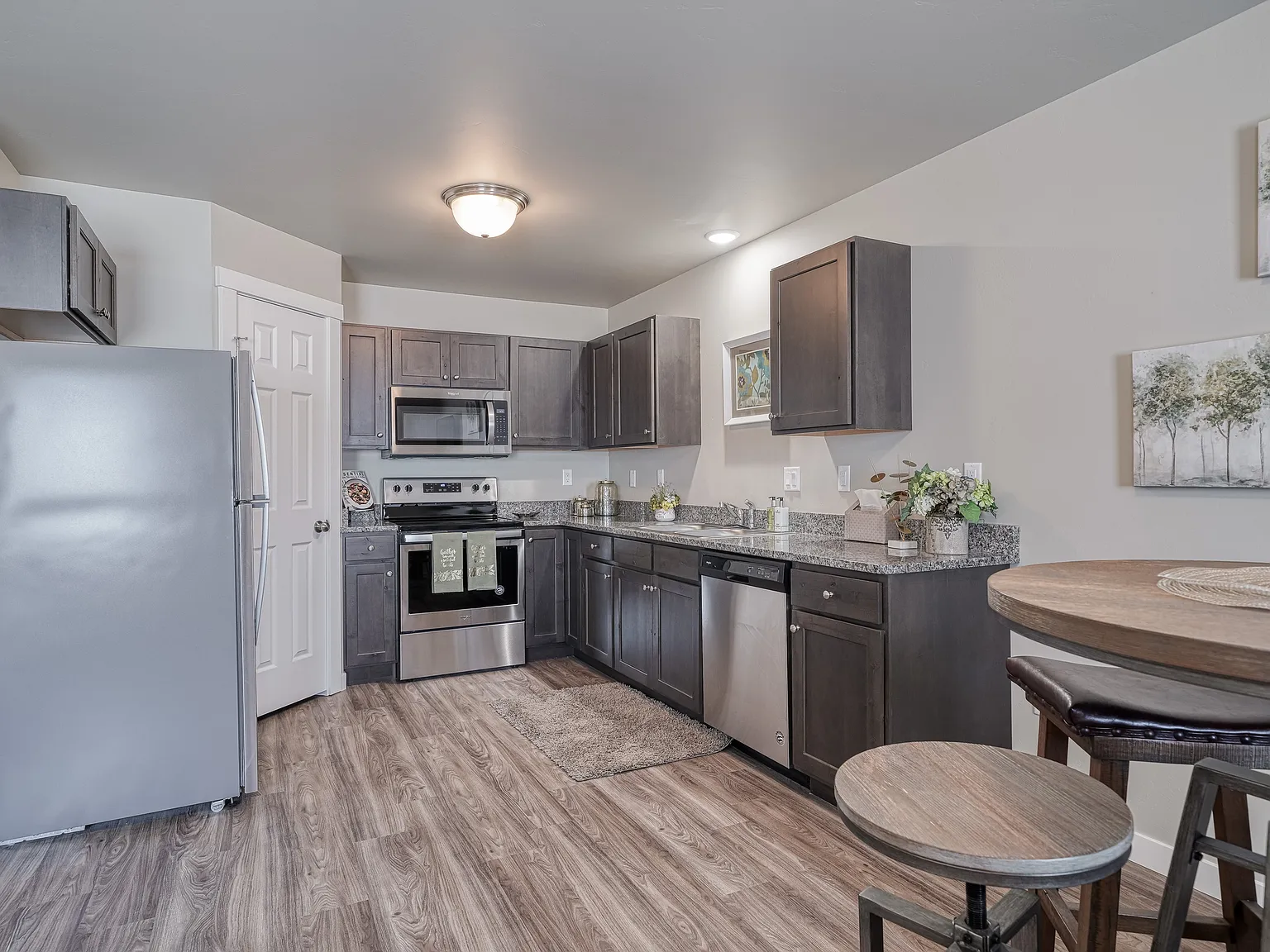 Valencia Park Townhomes — Photo 4