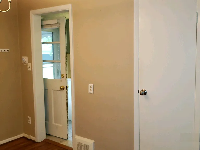 22833 Lakeshore Dr #1 — Photo 10