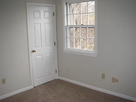 107-109 Commercial St #1 — Photo 14