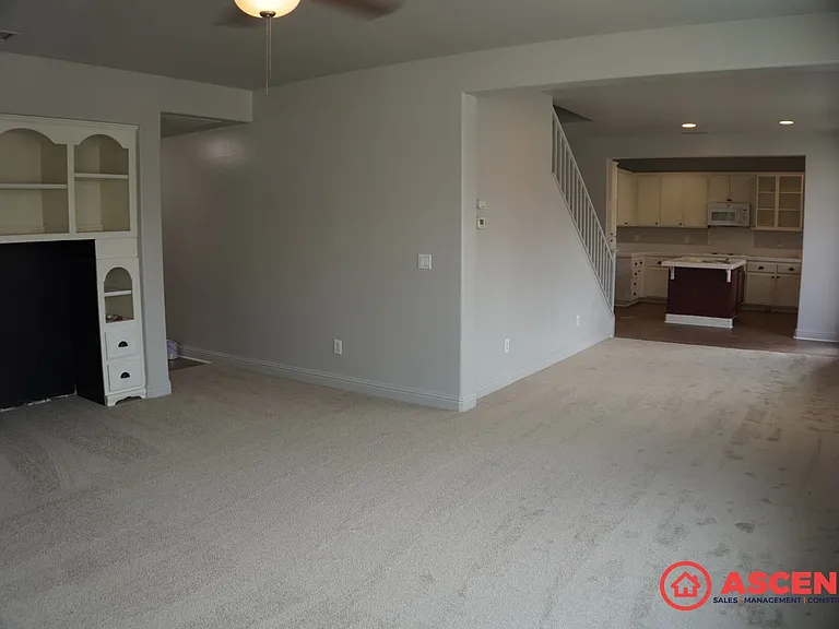 9901 Riata Ln — Photo 4