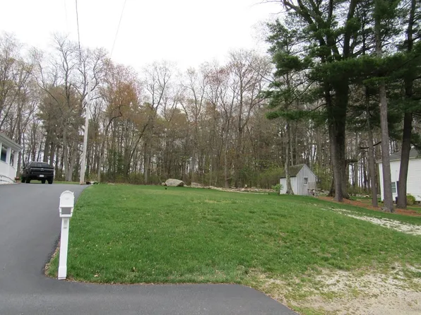 24 Taft Ave, Mendon, MA 01756