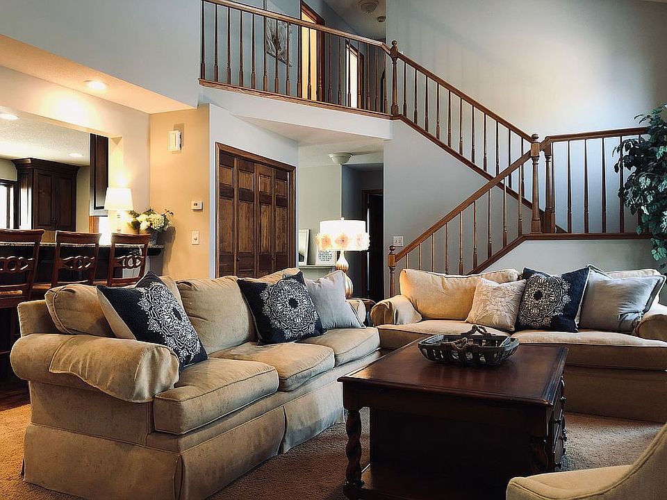 20 foot vaulted ceilings 