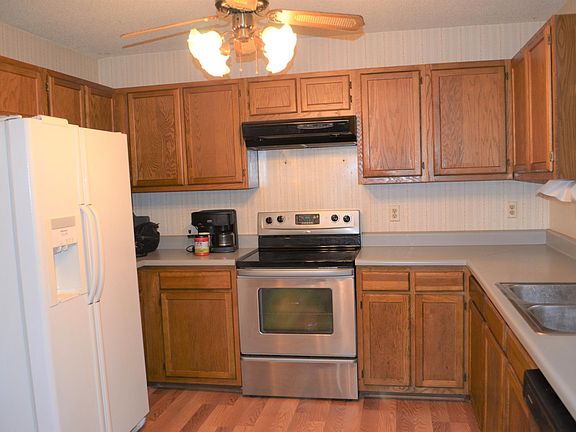 3rd image of 400 Kirkwood Ln