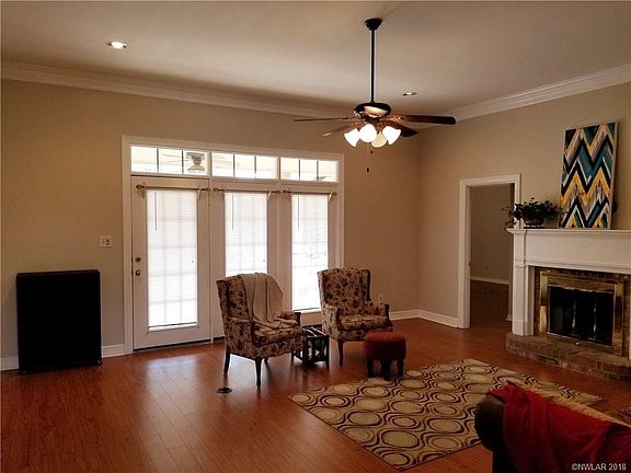 5th image of 161 Southwood Dr
