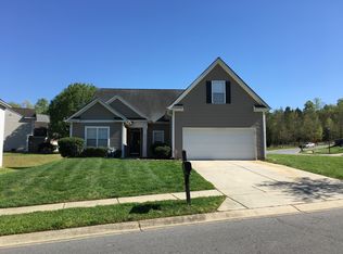 6824 Fortescue Dr, Charlotte, NC 28213
