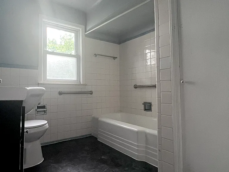 20926 Moross Rd — Photo 7