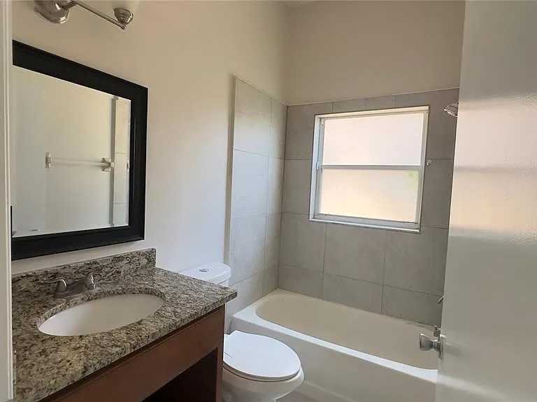 11836 Shotgate Ct — Photo 8