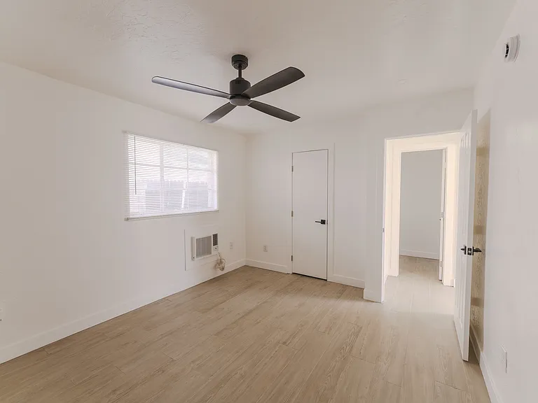 1322 W Roosevelt St #9 — Photo 9