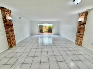 14903 SW 80th St APT 110, Miami, FL 33193