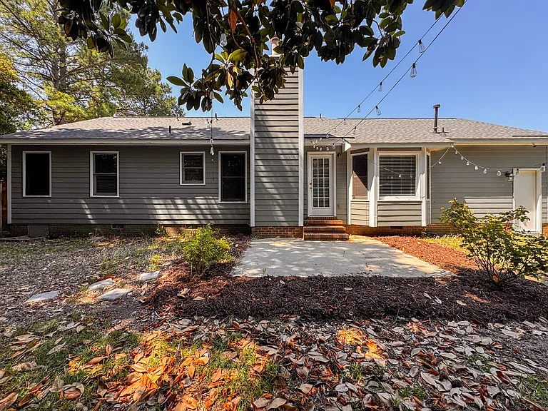 6747 Vaughn Rd — Photo 23