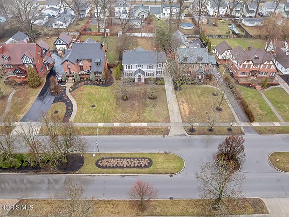 2nd image of 1440 W Market St