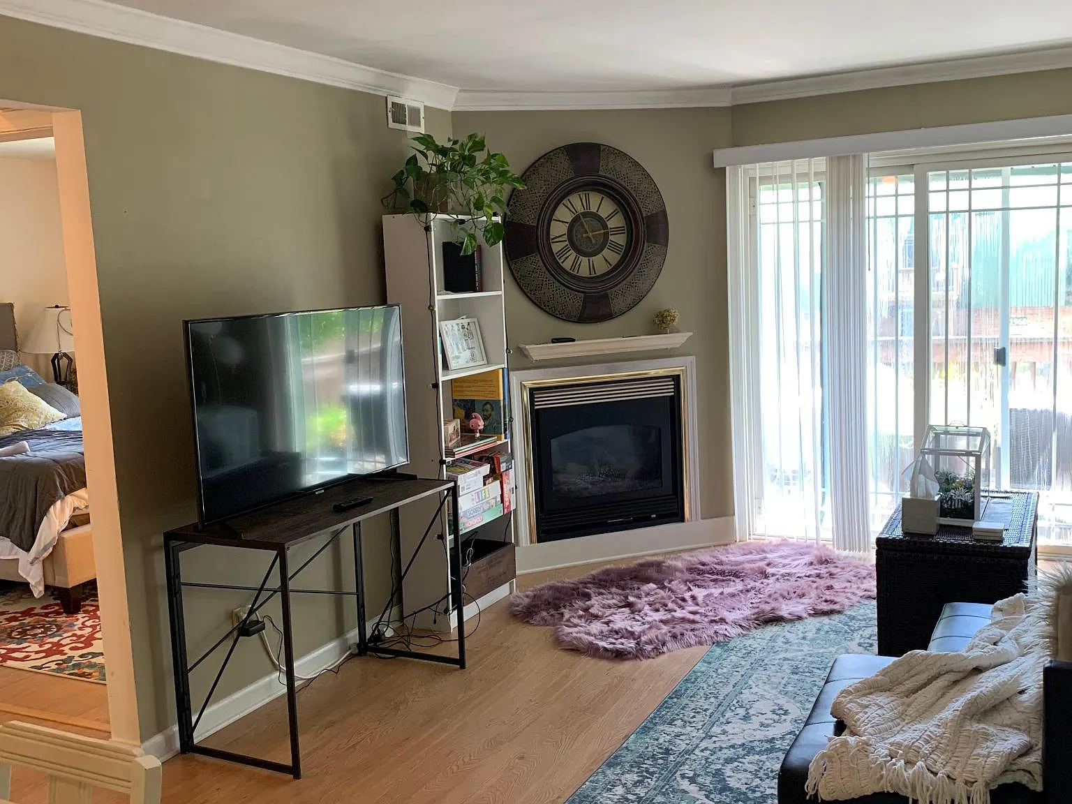 2 bed, 919 sqft, $1,795 — Photo 2