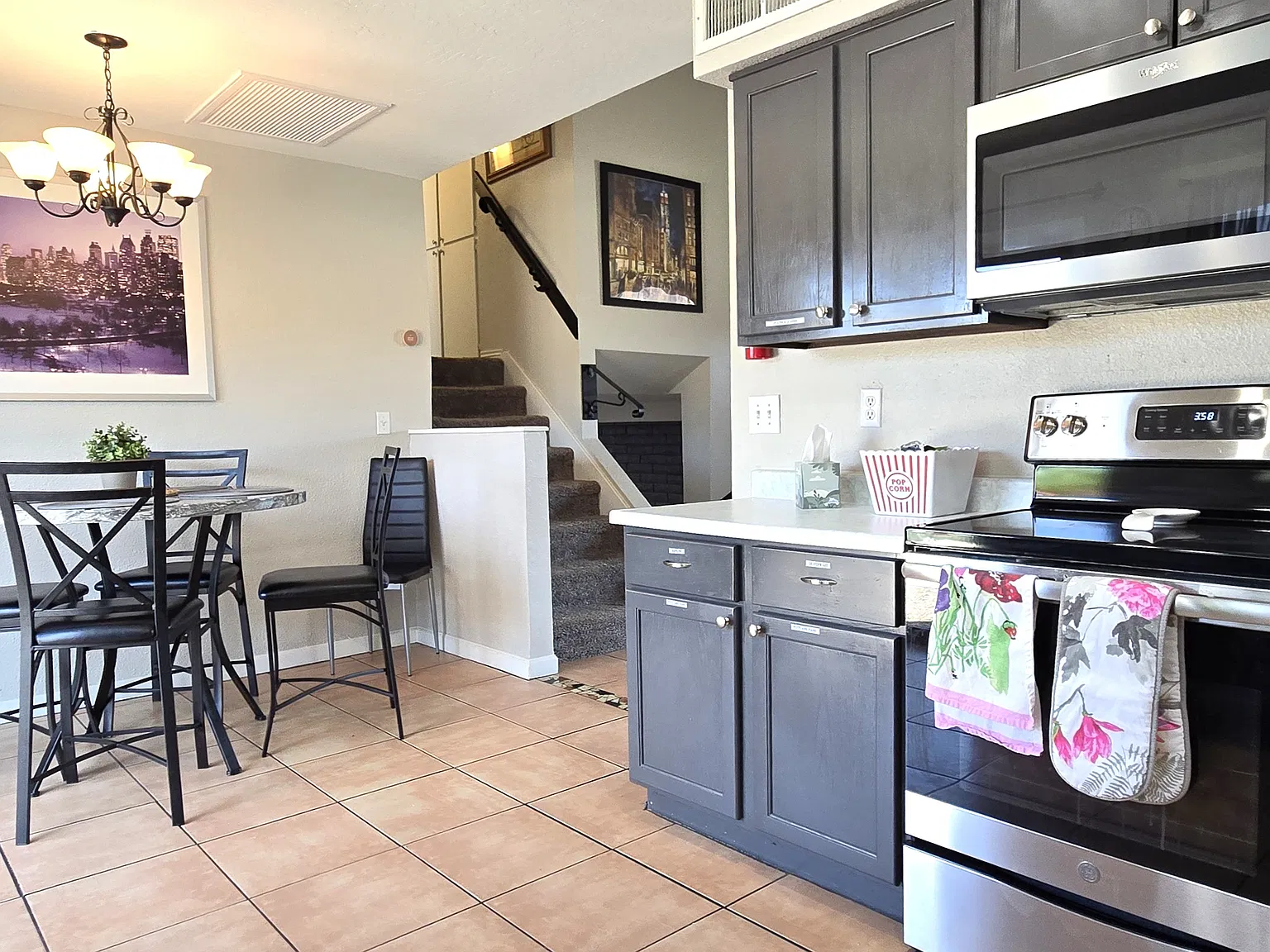 3 bed, 2.5 bath, 1502 sqft, $3,000 — Photo 3