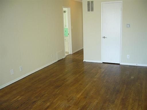 2nd image of 1416 S Hayworth Ave APT 6