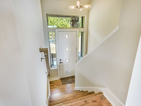 3rd image of 7822 Dakota Cir