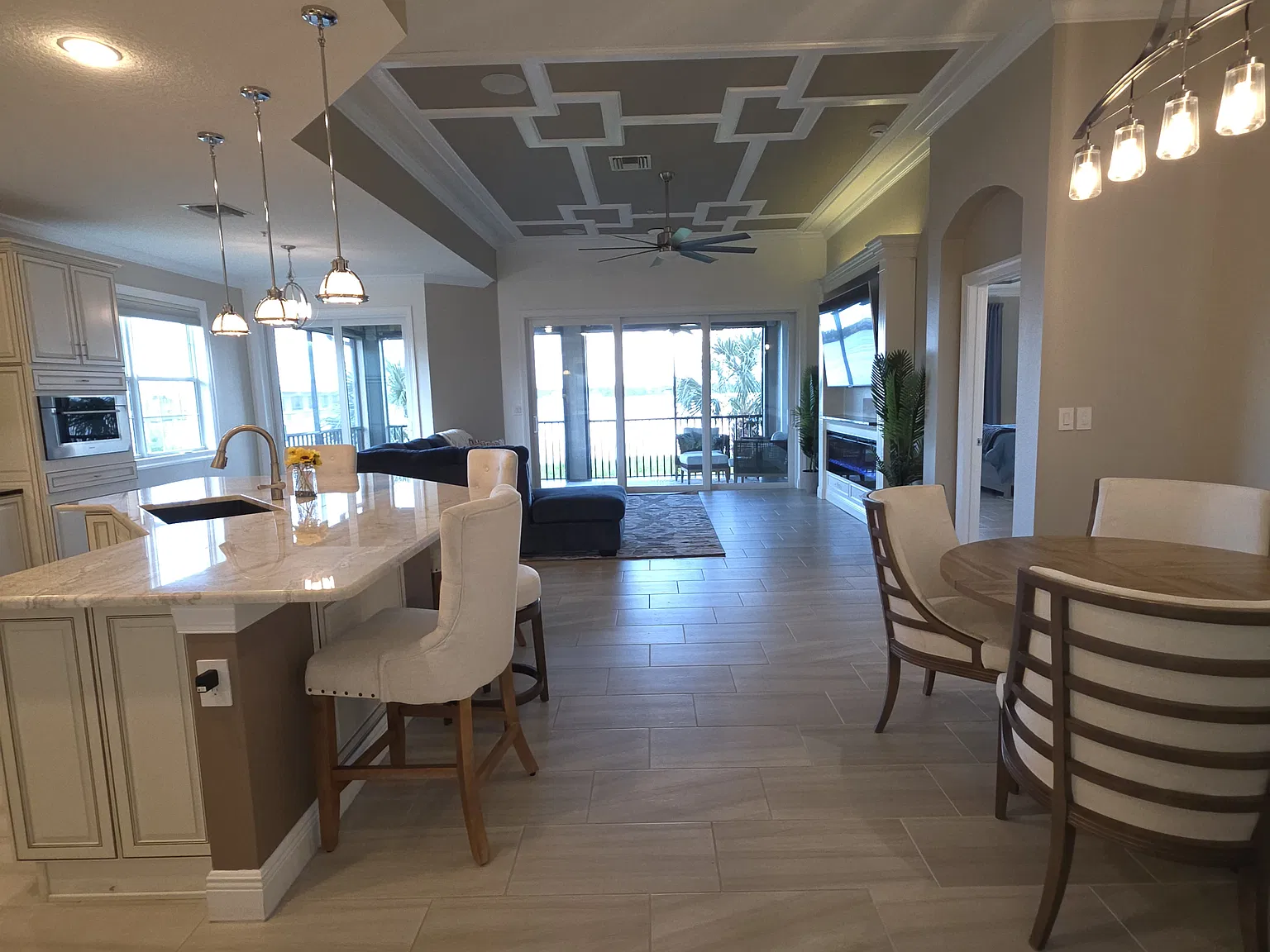 3 bed, 2332 sqft, $4,750 — Photo 2