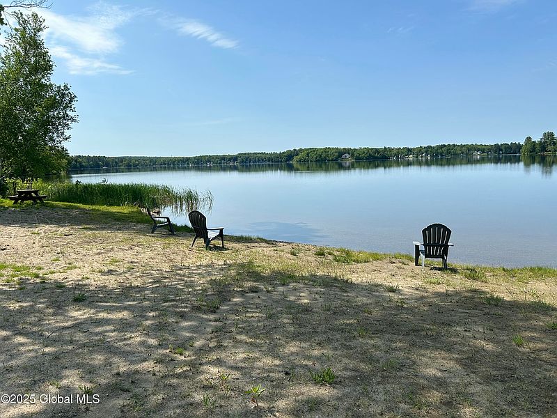 2nd image of 5882 Lake Road