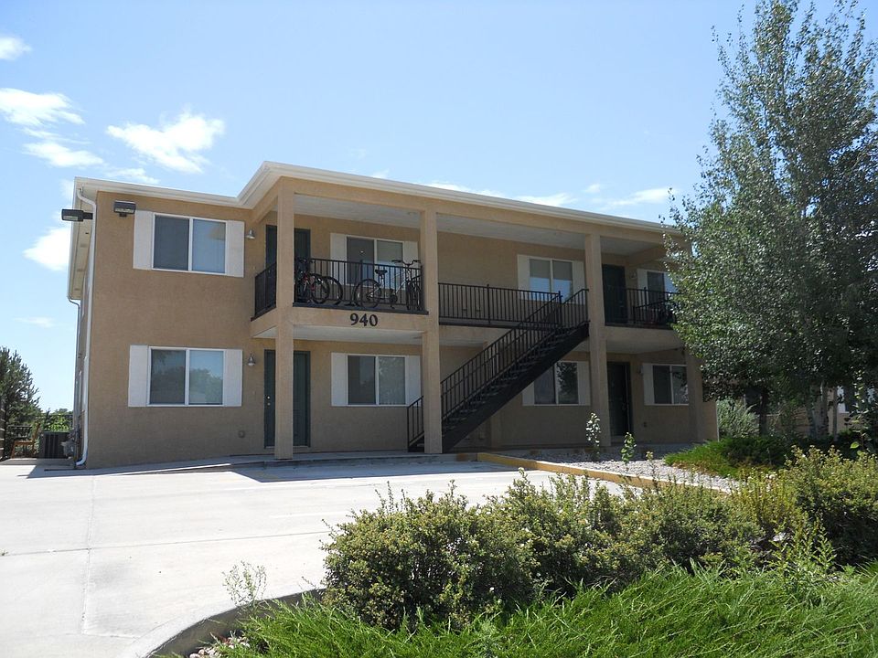 1st image of 934 Village Cir #D