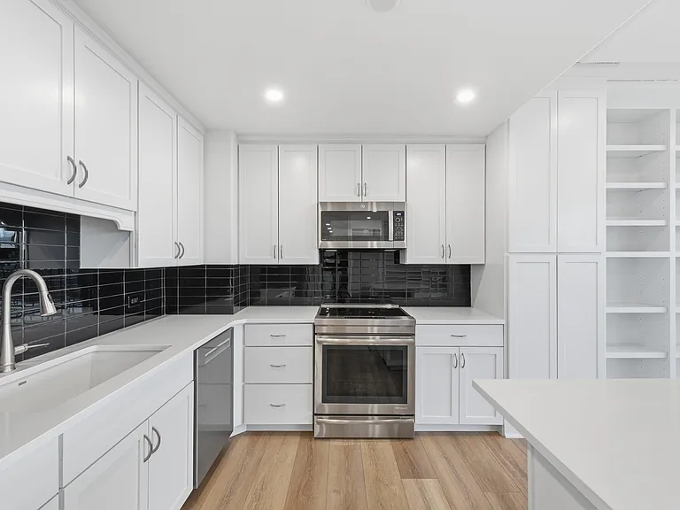 1201 N Williams St #10B — Photo 11