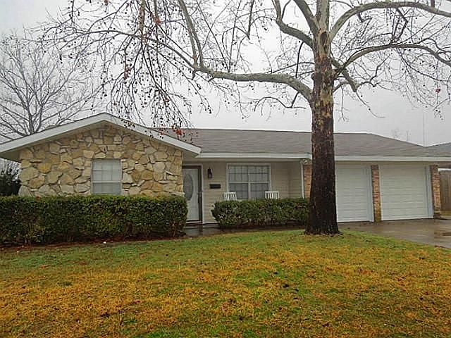 1st image of 318 Magnolia Ln