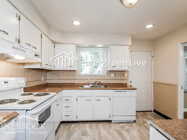 46 Jean Dr — Photo 7