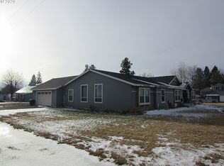 405 5th St, North Powder, OR 97867