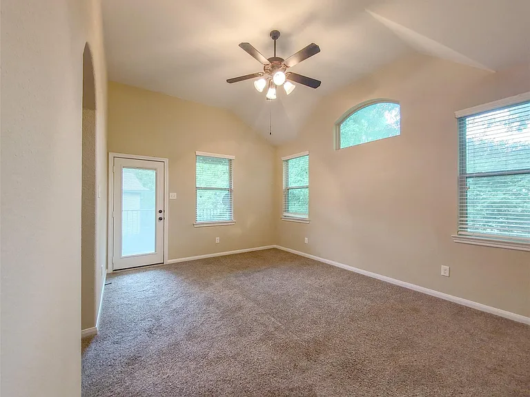 26 Cheswood Manor Dr — Photo 9