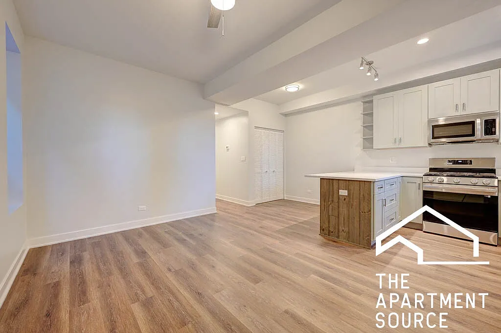 1142 West 17th Place, Unit G — Photo 3