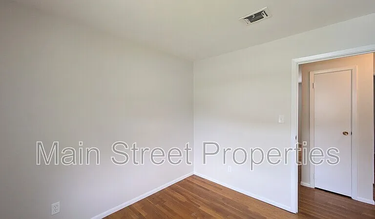 2117 Pullman Cir — Photo 31