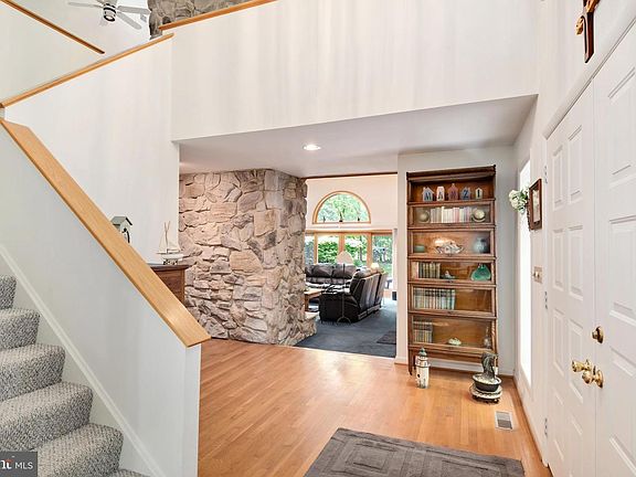 4th image of 357 W Prospect Bay Dr